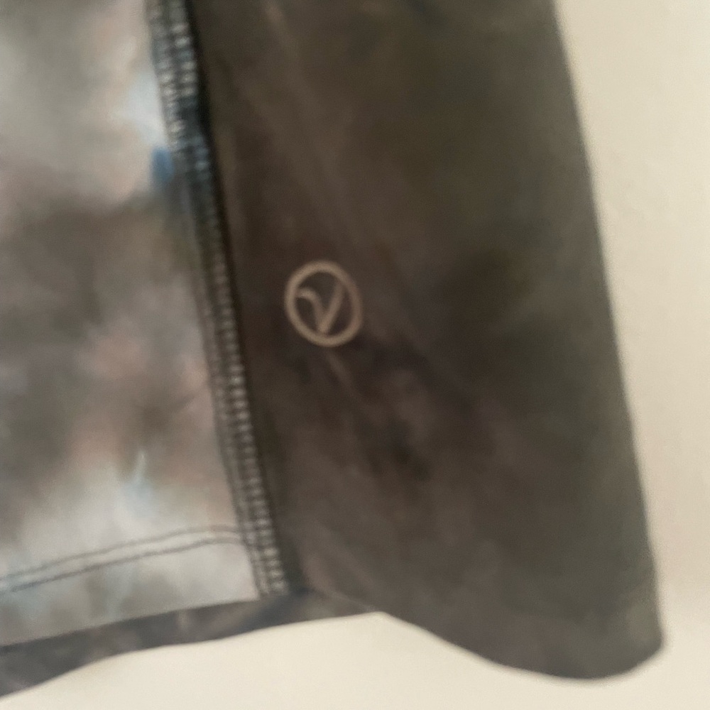 VOGO Athletica Black, Blue,Brown Tee size xl fits med.great condition. - Picture 2 of 4